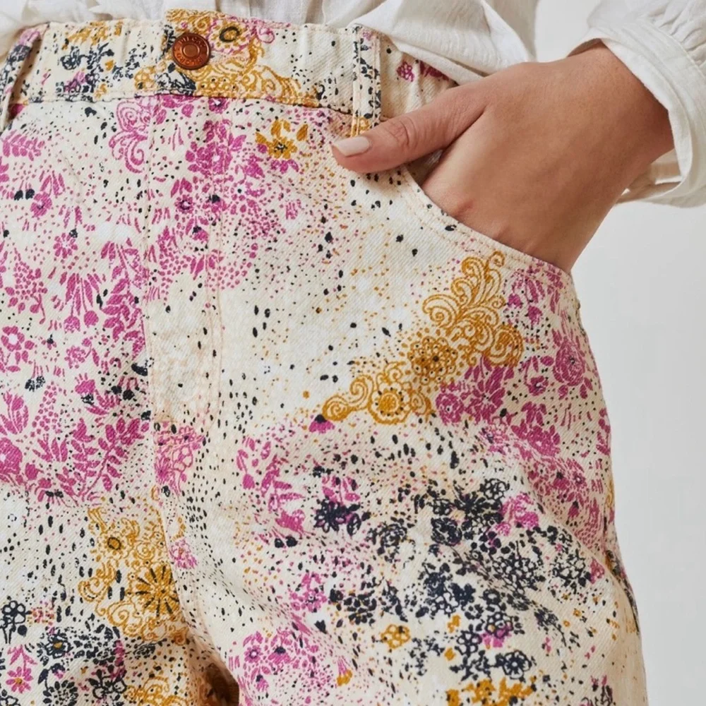 Anthropologie Floral Print High-Rise Shorts in Cream, Pink & Gold - Picture 4 of 13